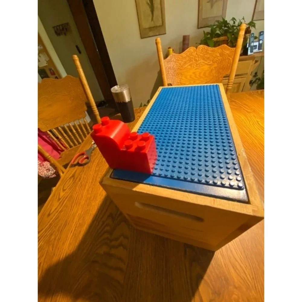 Wooden‎ Toy Box wi. Abacus on 1 Side